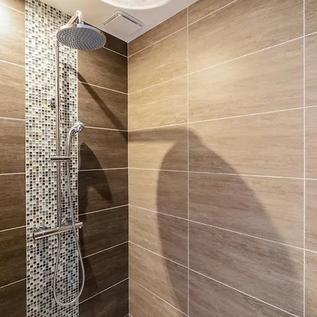 Maison Charmante A Avec Jardin Prive Holiday home Poussan
