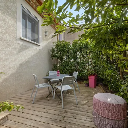 Maison Charmante à Avec Jardin Privé * Poussan