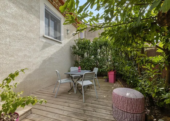 Maison Charmante à Avec Jardin Privé * Poussan