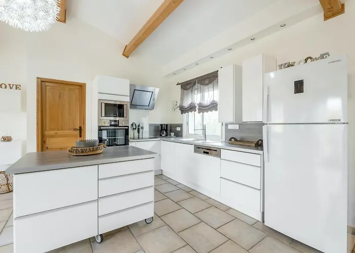 Σπίτι διακοπών Maison Charmante A Avec Jardin Prive Poussan