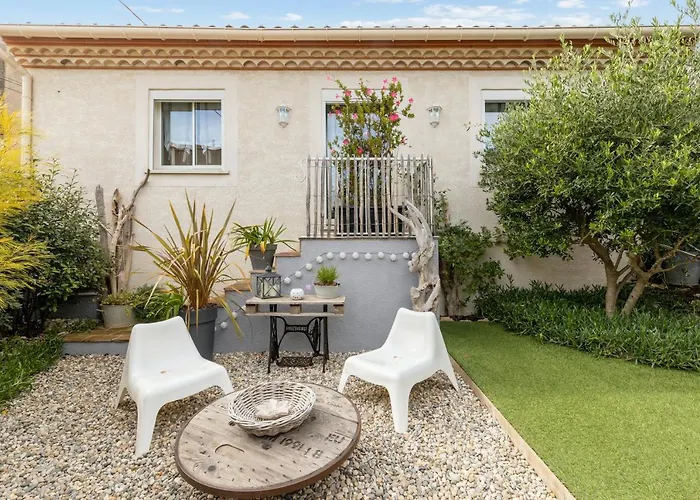 Maison Charmante A Avec Jardin Prive Poussan